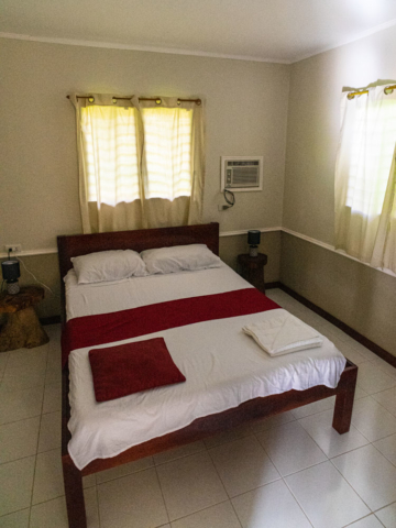 Double Room with queen bed